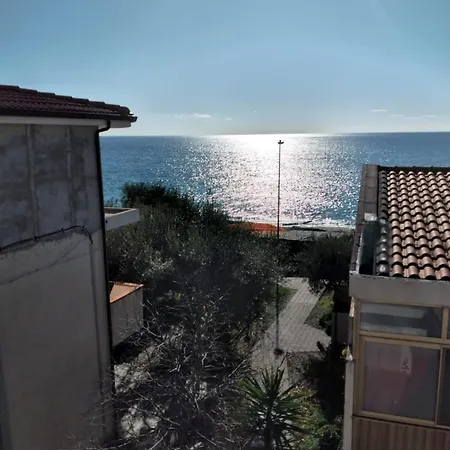 Due Passi Dal Mare
